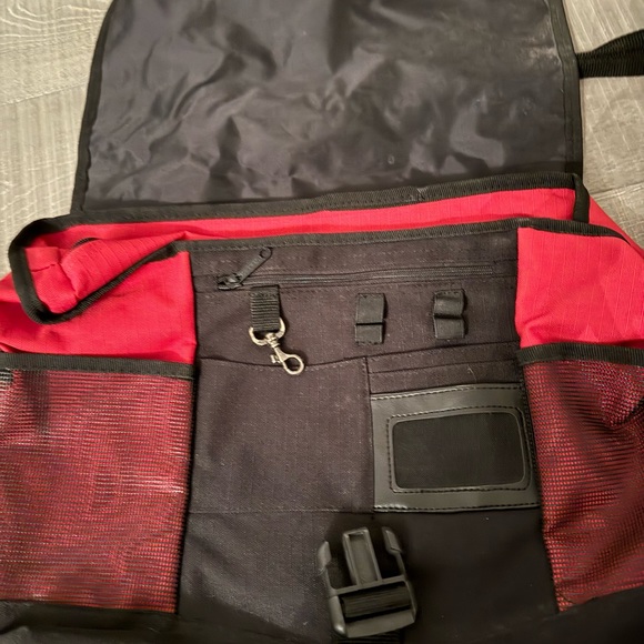 E! Entertainment Network Computer Bag with Removeable Strap - Picture 4 of 5